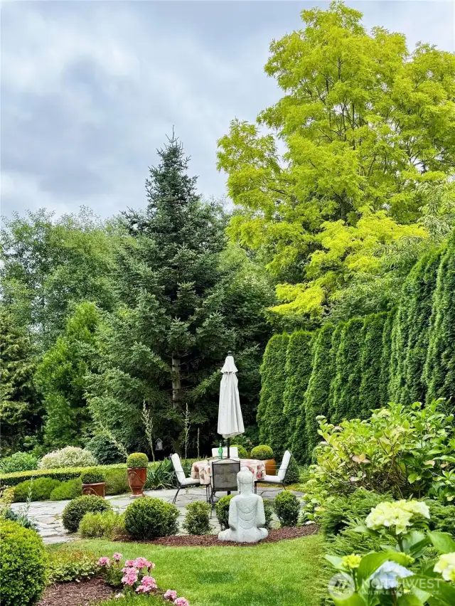 Enjoy a quiet, relaxing in the backyard.