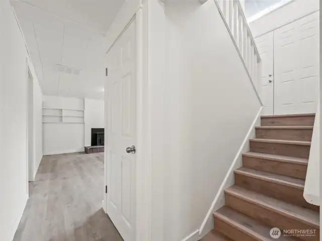 Main House Basement Landing