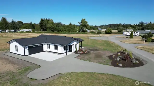 Wonderful setting- close to town