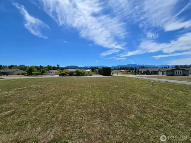 Panoramic Mountain views from all over the lot