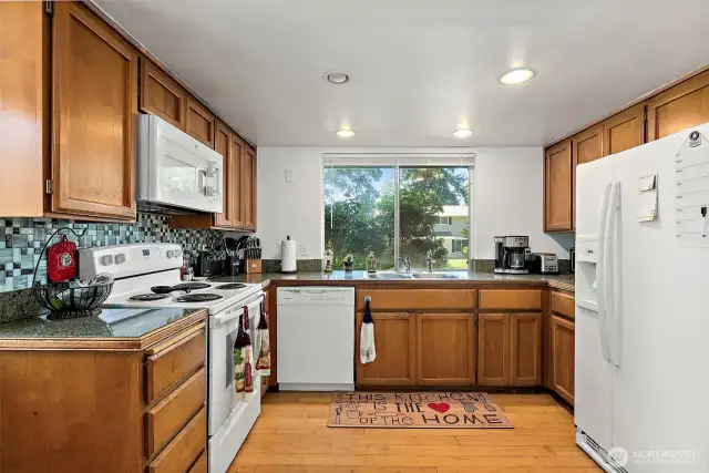 Large Kitchen w/ Ample Storage Space