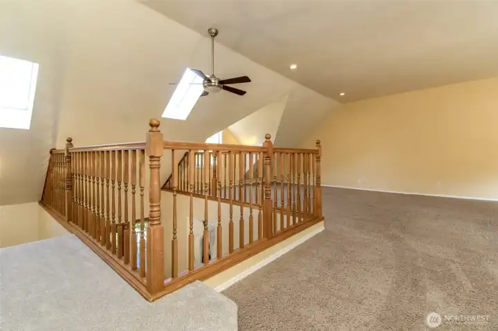 HUGE - Bonus Room upstairs on the main house.