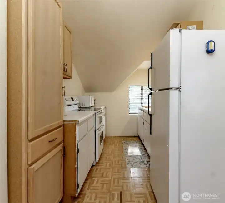 Upper Garage Apartment - Full Kitchen