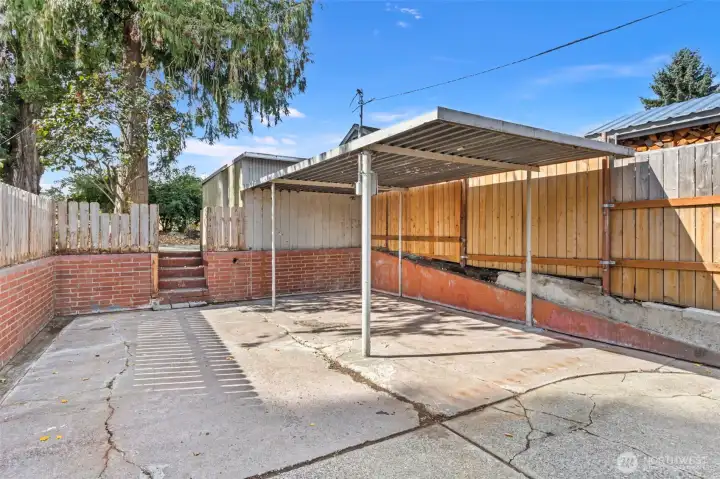 Carport + plenty of add'l driveway parking