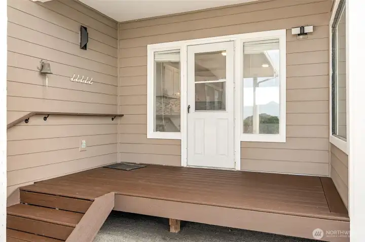 Front and back deck are new.