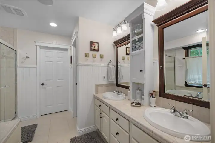 Primary bathroom 5 piece. Jetted tub.