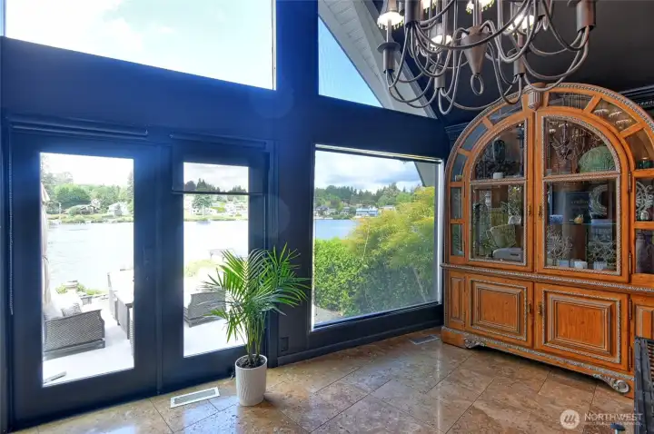 LIVING ROOM WITH VIEWS LIVING ROOM WITH VIEWS