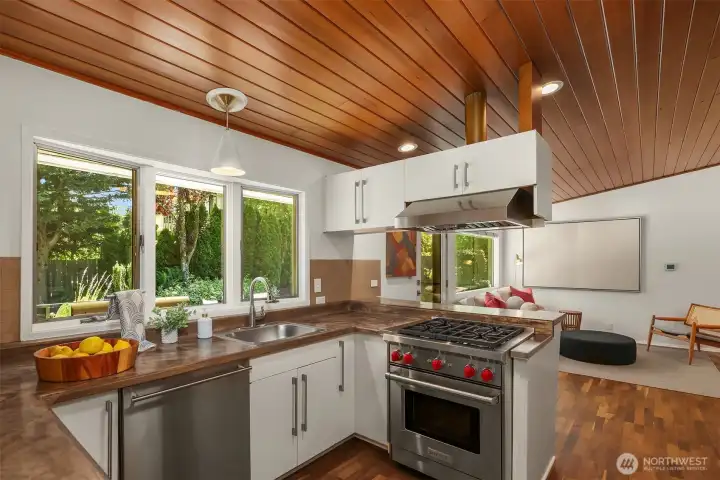Kitchen with bay window