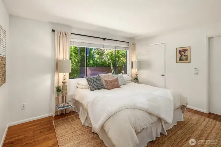 Primary en-suite