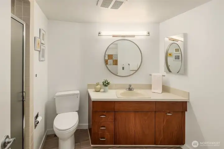 Primary bath