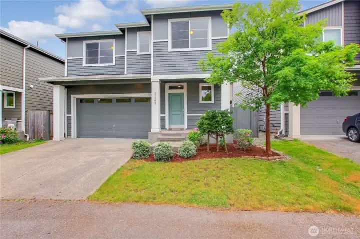 Good looking 2017 built house! Good looking 2017 built house!