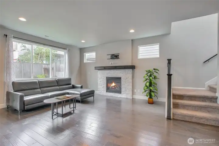 Cozy Gas fireplace in the living room Cozy Gas fireplace in the living room
