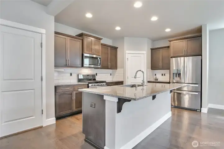 Kitchen has walk-in pantry Kitchen has walk-in pantry