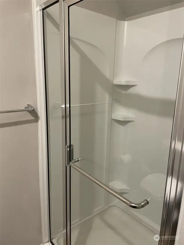 Bathroom w/shower main level