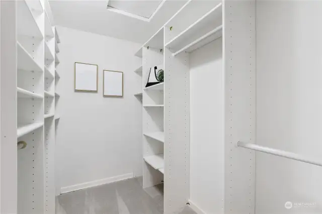 Primary suite walk in closet