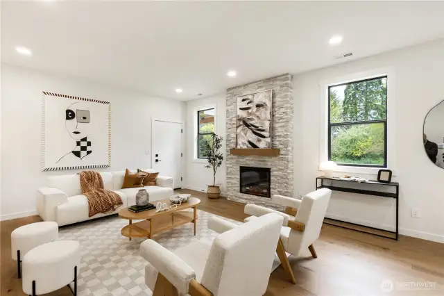 Living w/fireplace