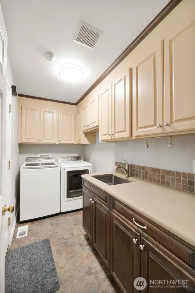 Laundry Room to Garage