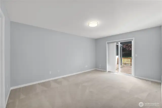 Primary with slider to deck