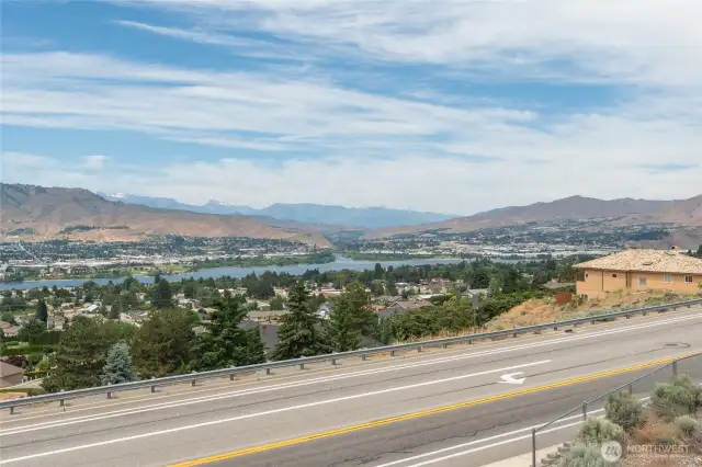 Massive views of the Columbia River & Confluence,  the City of Wenatchee, and the surrounding mountains!