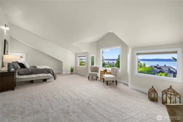 Huge Primary Suite w/ Jaw dropping views