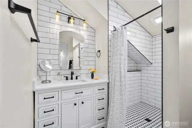 Beautiful walk-n shower