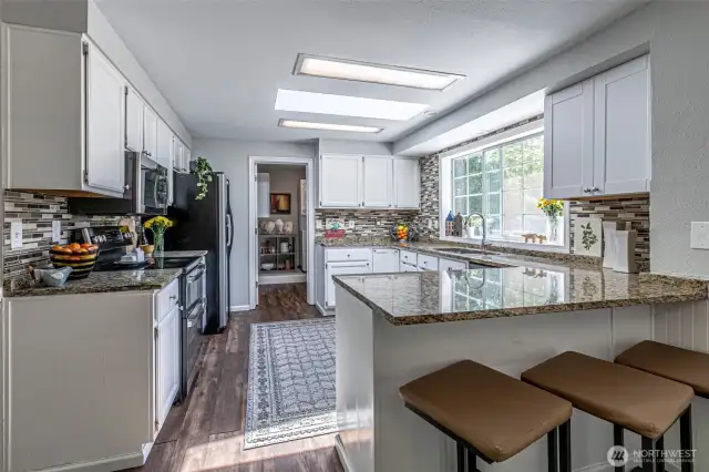 Beautiful granite counter tops.