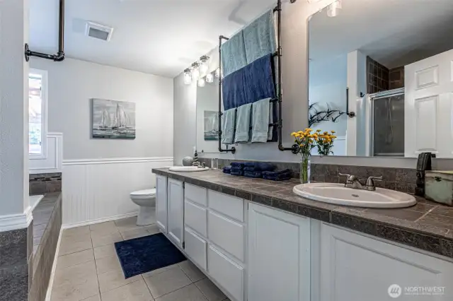 Dual vanity.