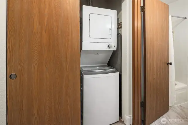 Stacked washer/dryer stay!