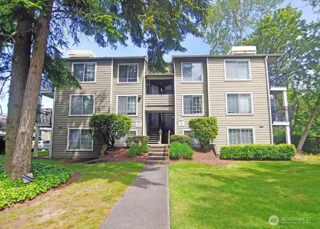 Building Y. Condo #Y203 Located on middle level second floor