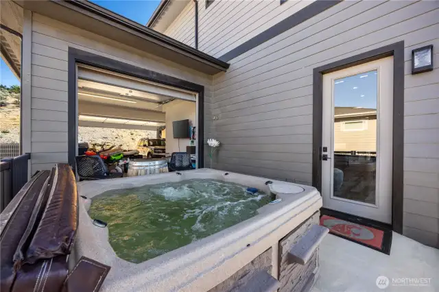 Spa tub to enjoy the view