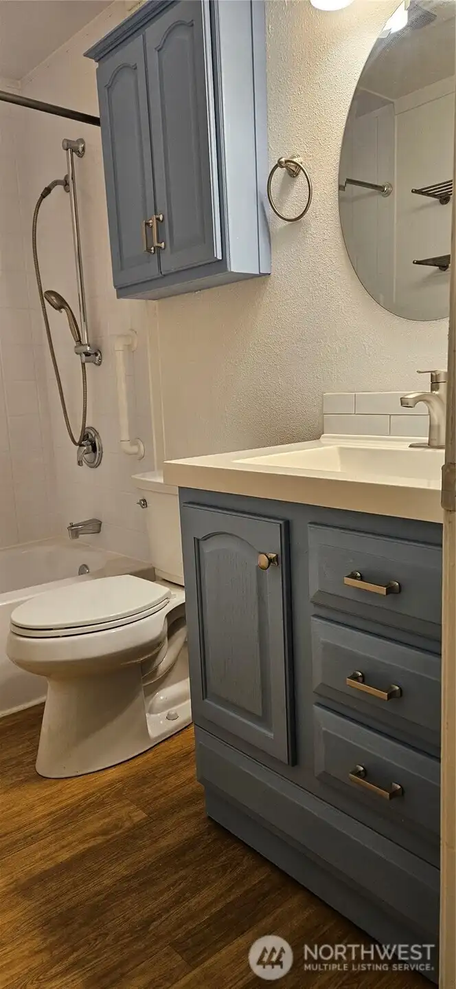 Cute and refreshed bathroom