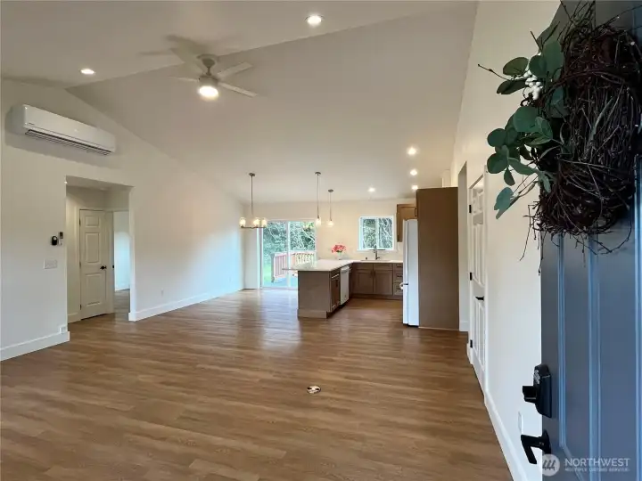 Single Level Home - Newer Construction Single Level Home - Newer Construction