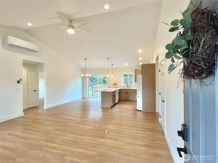 Single Level Home - Newer Construction Single Level Home - Newer Construction
