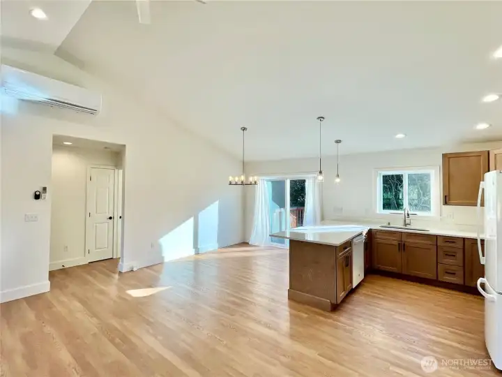 Bright and Open Concept with Vaulted Ceilings and Upgraded Lighting throughout. Bright and Open Concept with Vaulted Ceilings and Upgraded Lighting throughout.