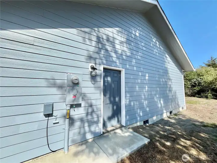 View of the side door to the Garage. View of the side door to the Garage.