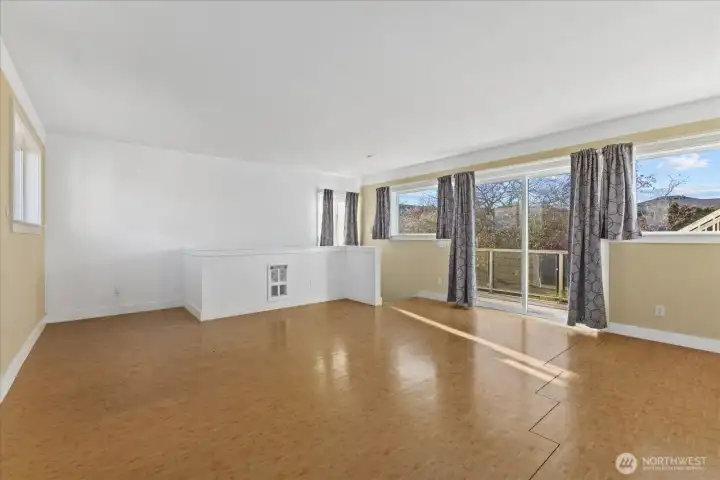 Upstairs 3rd bedroom/ bonus room