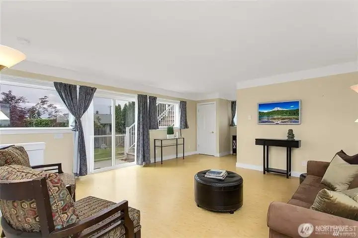 Upstairs 3rd bedroom/ bonus room