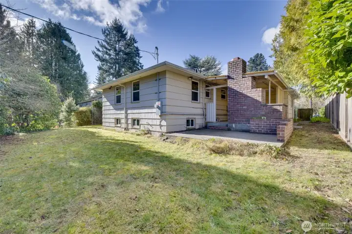 2-tiered large back yard