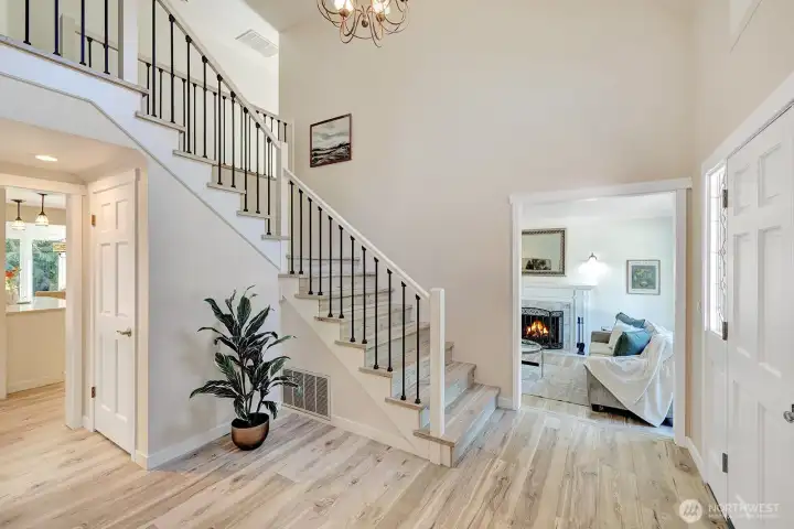 Spacious foyer. New floors throughout.