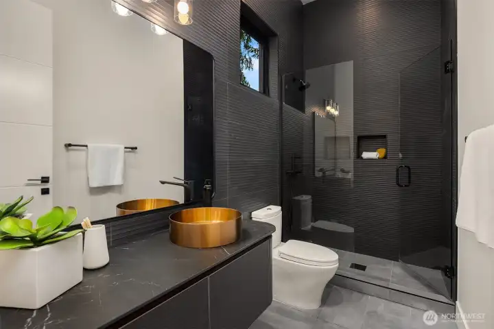 Ensuite 3/4 bathroom.