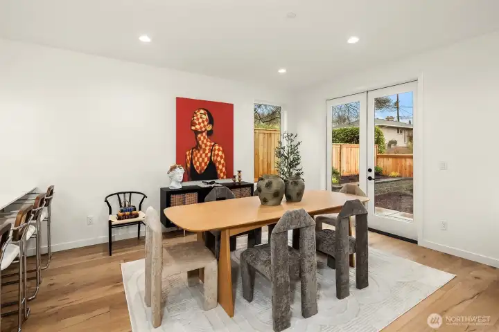 Spacious main floor kitchen, living & dining area