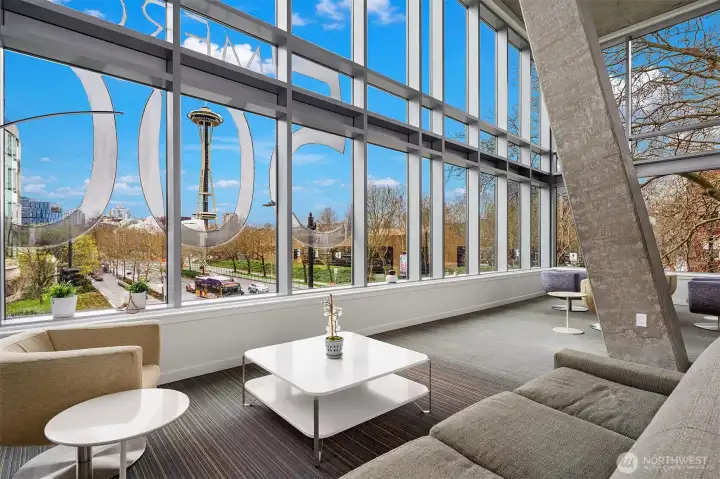 Amenities: Lounge area