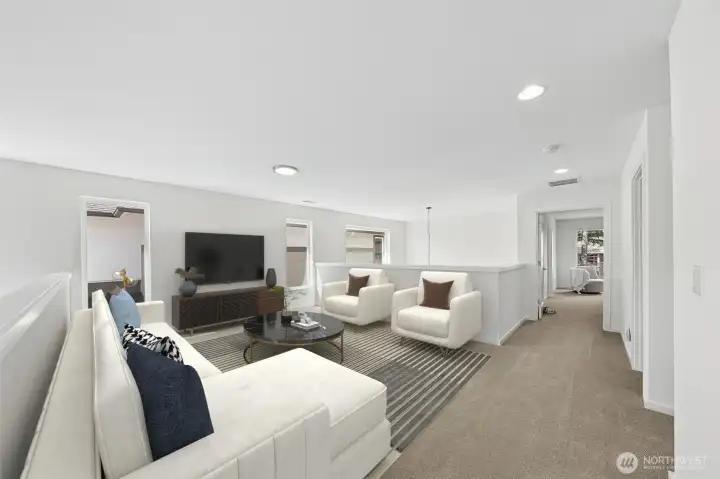 Huge open loft (Virtually staged)