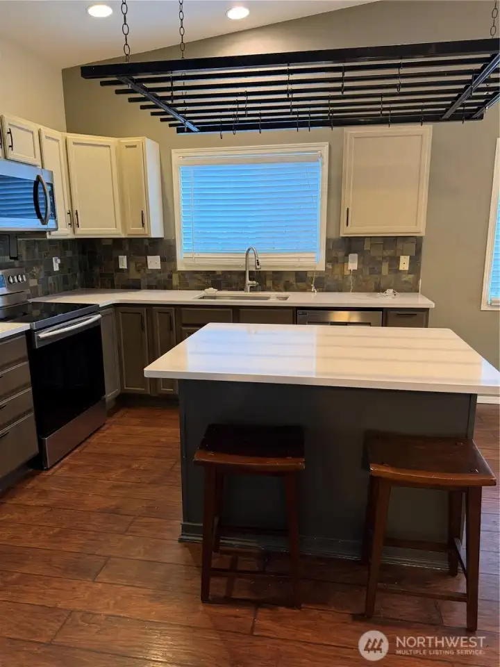 Island with Pot rack