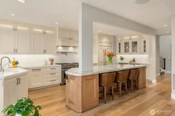 This KITCHEN... to die for! Completely gutted and everything was re-designed. It light, spacious, and efficient.