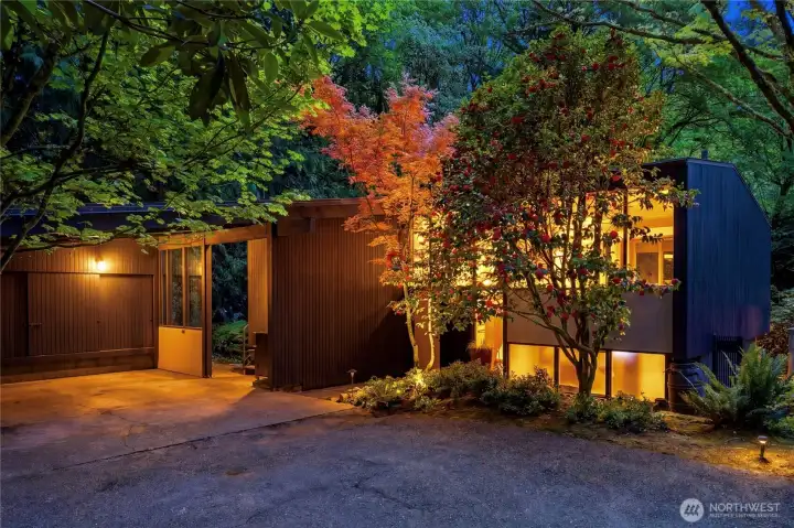 A notable Mid-Century Modern residence designed by Anker Molver & Bob Marquette.