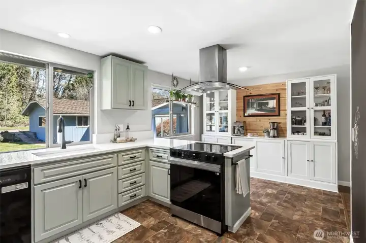 Eat-in Kitchen with Coffee Nook