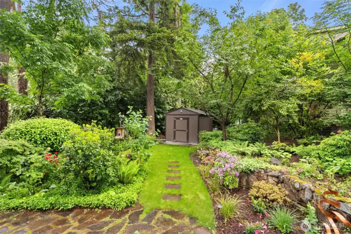 Don't miss the tucked away shed! Don't miss the tucked away shed!