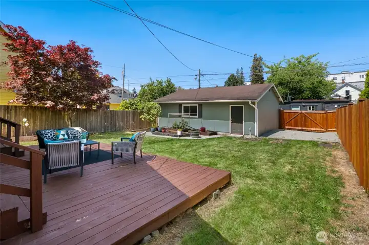 A solid/dry 2 car garage of 720 sqft, for parking and storing gear, tools for a shop.