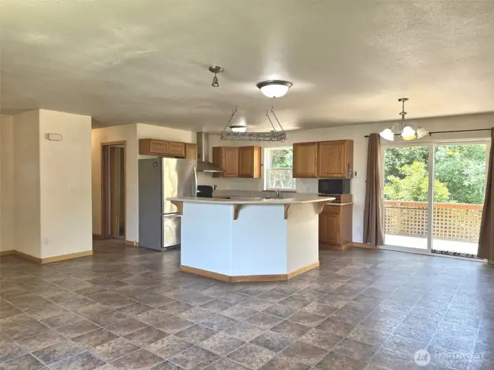 Lots of work space to prepare your favorite meals & visit with friends!
